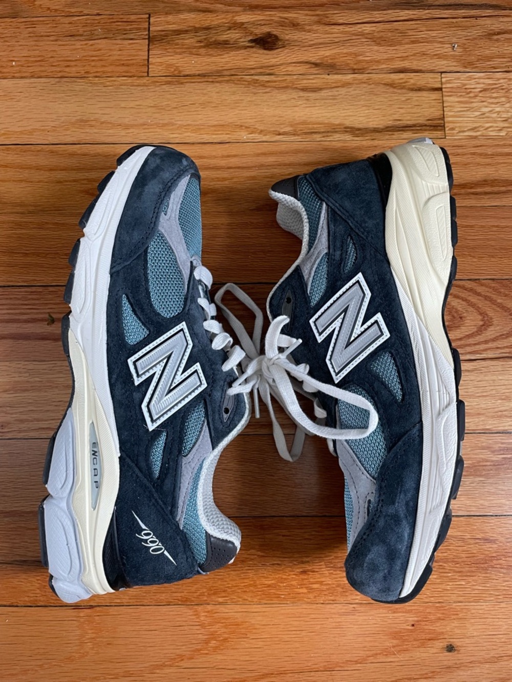 New Balance Men's Dark Blue and Light Blue 990v4 Athletic Sneakers - Picture 2 of 9